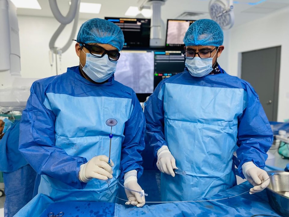 Equipo cardiología intervencionista